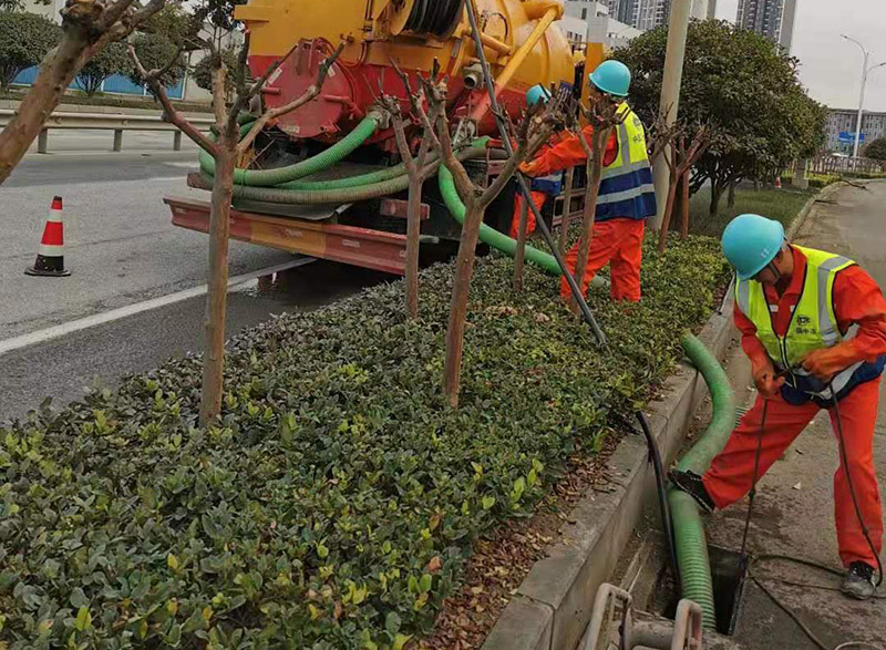 沁园街道市政管道清淤