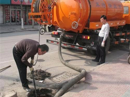 沁园街道清掏化粪池，健康生活从这里开始